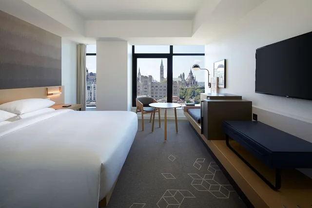 غرفة بسرير كينج لذوي الإعاقة، Andaz Ottawa Byward Market A Concept By Hyatt 2/7