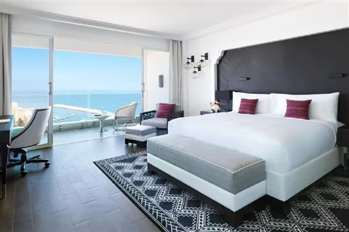 غرفة ديلوكس بسرير كينج، Fairmont Fujairah Beach Resort 1/1