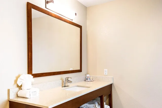 غرفة بسريرين كوين لذوي الإعاقة، Comfort Inn and Suites Niagara Falls Blvd USA 4/4