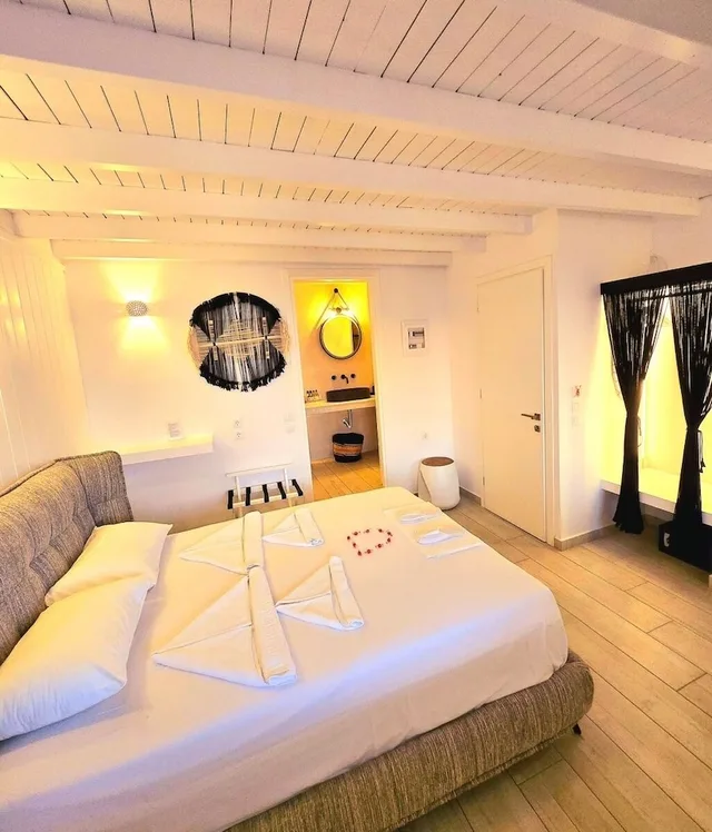 غرفة سوبيريور بسرير كوين بإطلالة على البحر، Afrodite Hotel 3/9
