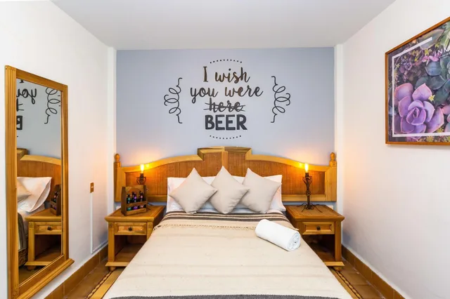 Private, Junior، Mala Vecindad Beer Hotel 3/10