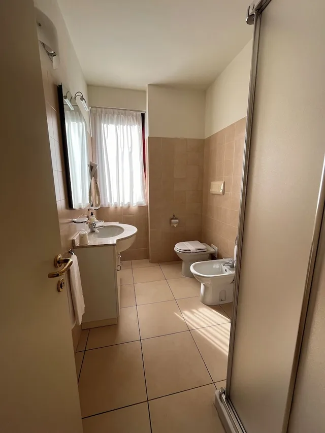 غرفة سوبيريور بسريرين منفصلين بشرفة، Hotel Lovere Resort And Spa 4/4