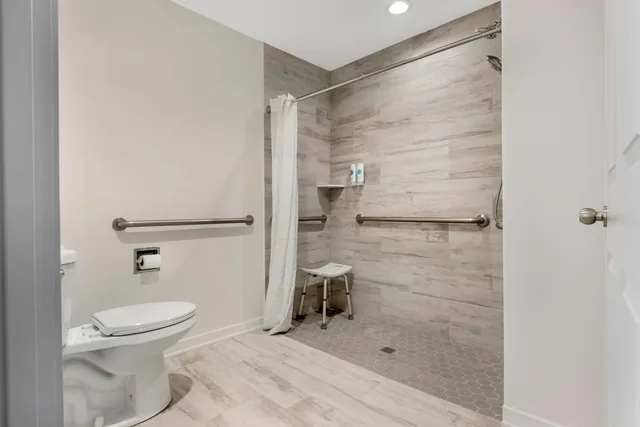 غرفة بسرير كوين، Rodeway Inn Lyons - La Grange 6/7