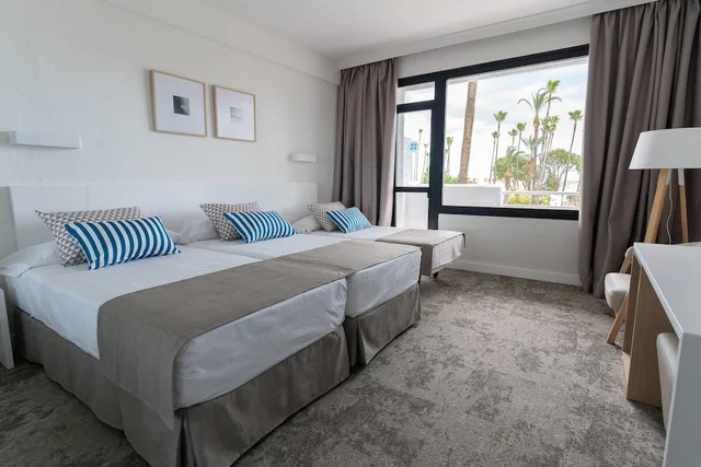 Room, Triple, 3 Beds, Sea View, BLUESEA Al Andalus 1/2