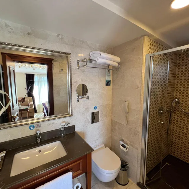 غرفة سوبيريور بسرير كينج، Glk Premier Regency Suites And Spa 6/10