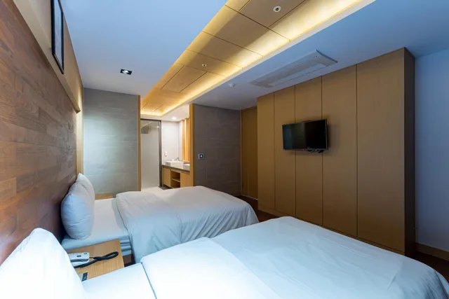 جناح ملكي، Brown Dot Hotel Incheon Songdo 3/5