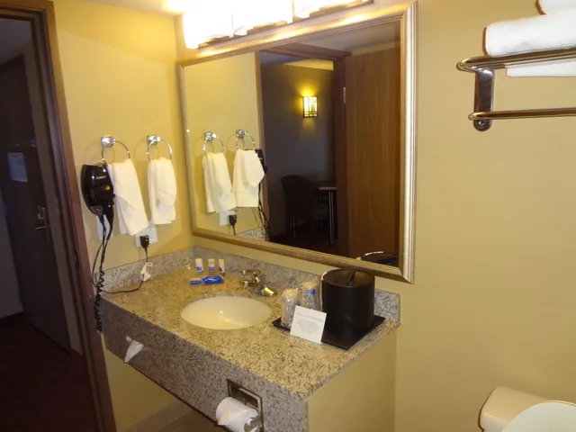 Suite, King Bed, Jetted Tub, Best Western Plus Woodland Hills Hotel Suites 8/9