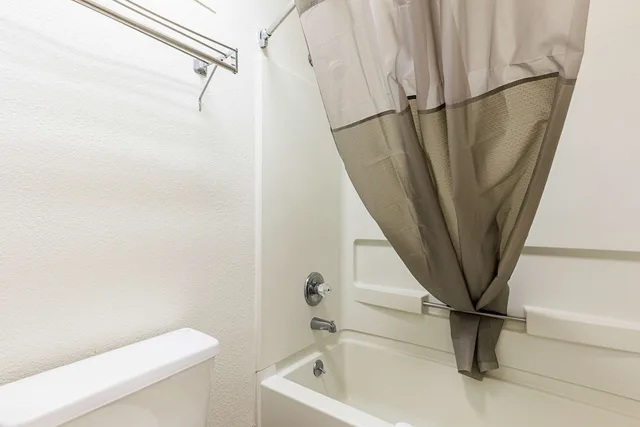 Deluxe, King Bed, Sofa, Accessible, Motel6 Covington, TN 4/4