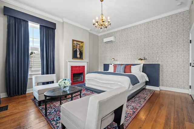 Monroe, Deluxe, Single, King Bed، Germantown Inn 7/10