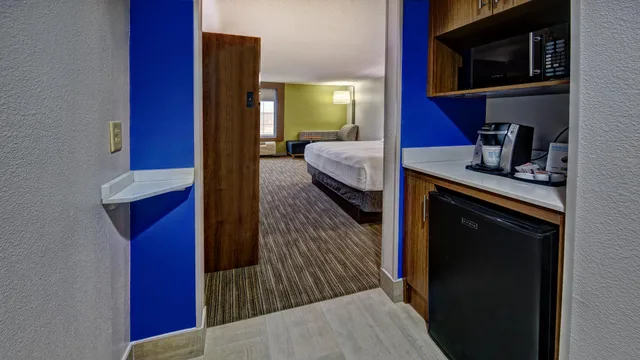 غرفة بسرير كينج، Holiday Inn Express Hotel And Suites Crossville 7/7