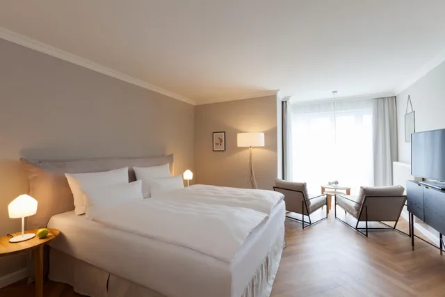غرفة سوبيريور بسرير مزدوج بإطلالة على البحر، Hotel Hanseatic Rugen and Villen 1/6