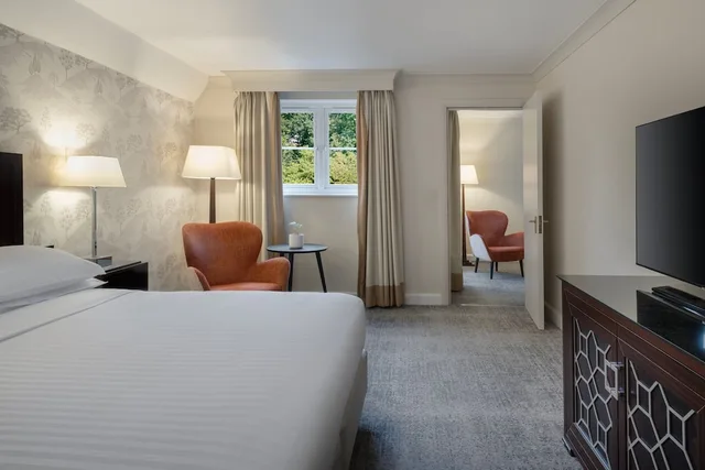 جناح جونيور بسرير كينج، Delta Hotels by Marriott Worsley Park Country Club 2/4