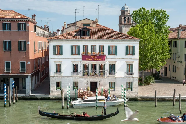 جناح بريستيج، Canal Grande Hotel 1/1