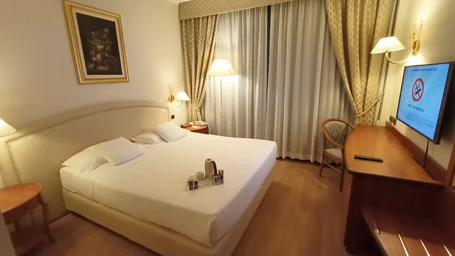 غرفة قياسية بسرير كوين للمدخنين، Best Western Hotel Globus City 1/1