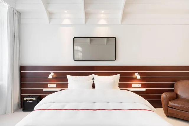 Wow, Queen Bed، Ruby Lotti Hotel Hamburg 1/4