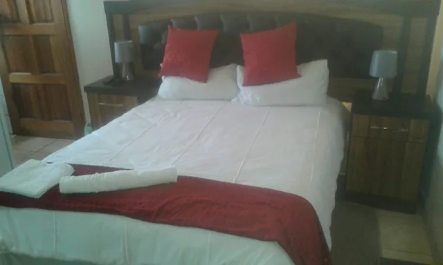 غرفة قياسية بسرير مزدوج بإطلالة على الحديقة بحمام مشترك، Den View Guest House 1/1
