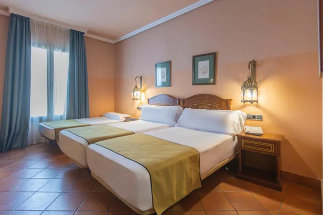 غرفة قياسية ثلاثية، BLUESEA El Cortijo 5/10
