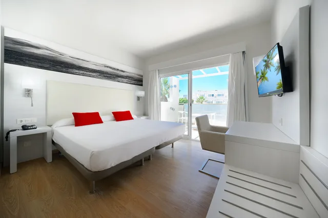 جناح جونيور بسرير كينج بشرفة مع أريكة، Aequora Lanzarote Suites 4/10