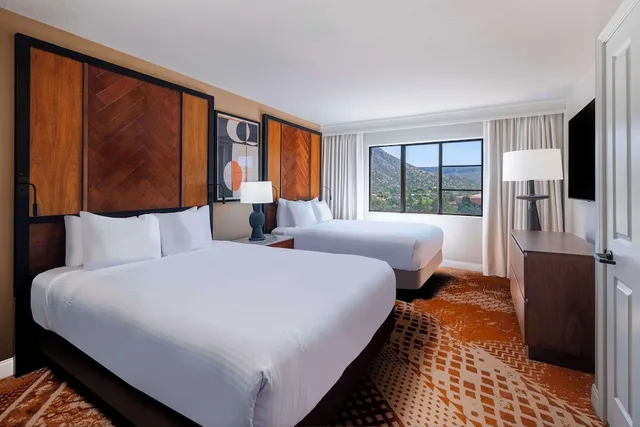جناح كبير بسريرين كوين بإطلالة على الجبل بشرفة، Hilton Sedona Resort At Bell Rock 4/10