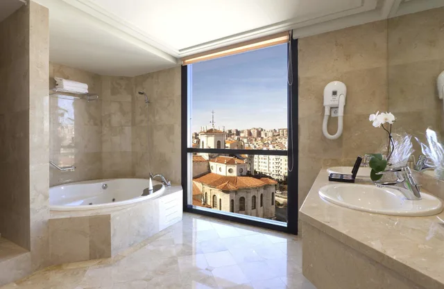 جناح جونيور بسرير كينج بإطلالة على البحر، Hotel Bahia 5/5