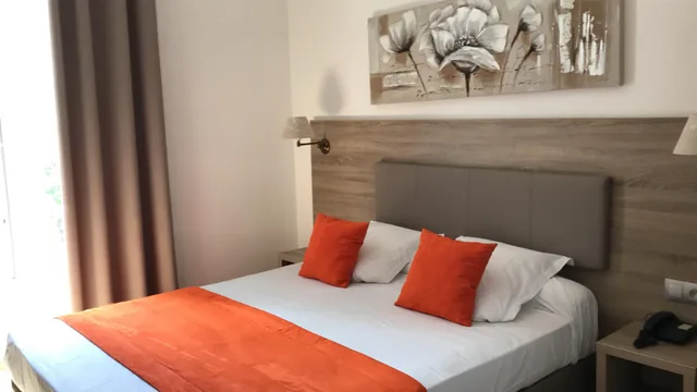 غرفة قياسية بسرير مزدوج، Hotel Parisien 2/6