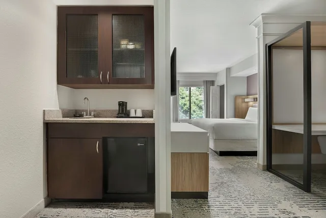 جناح بسرير كينج مع سرير سحّاب إضافي، SpringHill Suites by Marriott Jacksonville North I-95 Area 4/4