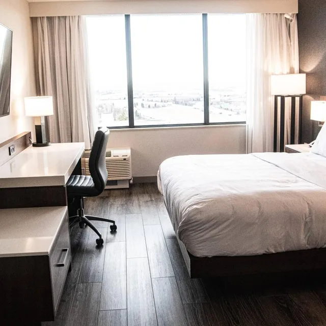 غرفة قياسية بسرير كينج، Delta Hotels Marriott Cincinnati Sharonville 2/4