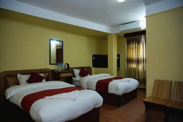 غرفة ديلوكس بسريرين منفصلين بإطلالة على الحديقة للمدخنين، Hotel Holy Temple Tree 2/5