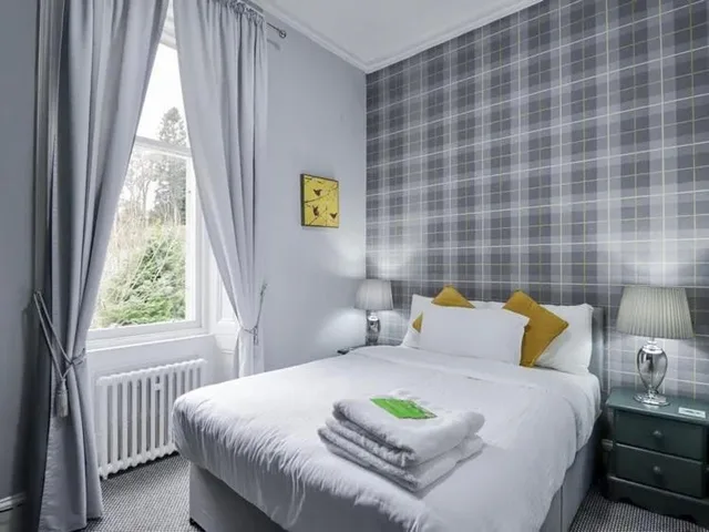 Mini, Double Bed, Mcinnes House Hotel 1/1