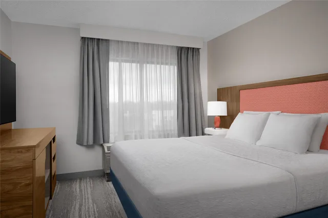 جناح بسرير كينج، Hampton Inn & Suites Denver-Cherry Creek 1/3