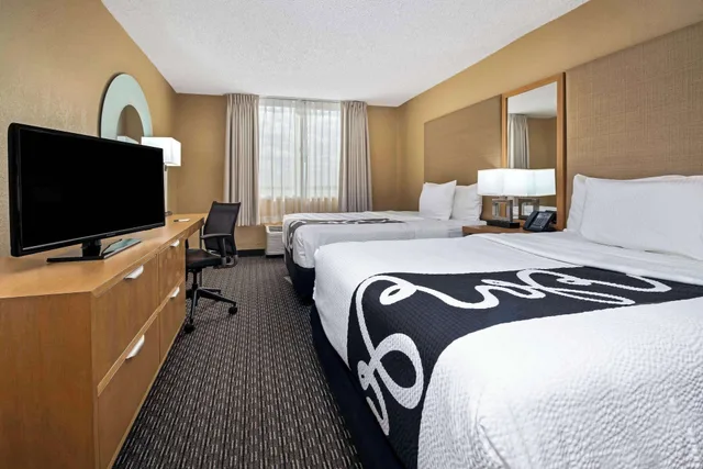 غرفة تنفيذية بسريرين مزدوجين، La Quinta Inn Suites By Wyndham West Palm Beach Airport 1/2