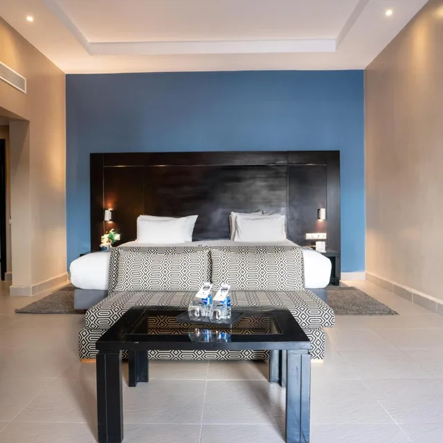غرفة بسريرين منفصلين بإطلالة على المسبح، Kech Boutique Hotel and Spa 10/10