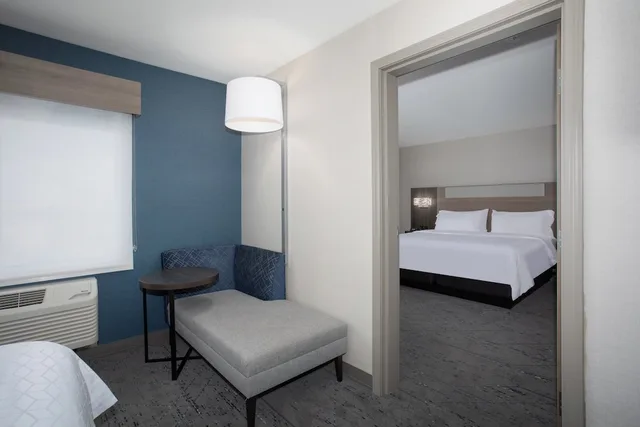 جناح بسرير كينج وسريرين كوين لذوي الإعاقة، Holiday Inn Express Hotel Suites Grand Junction 2/8