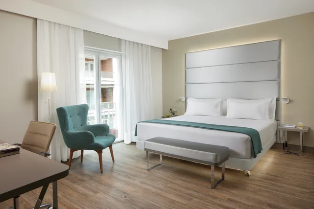 Superior, Double Bed, with View, NH Madrid Zurbano 1/2
