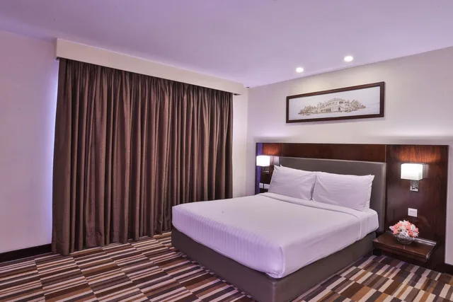 غرفة ديلوكس بسرير كوين، Avari Xpress Gulberg Lahore 2/10