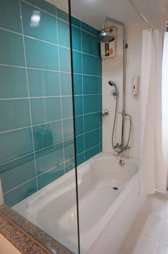 1 Bedroom, King Bed, Silom Convent Garden 9/10