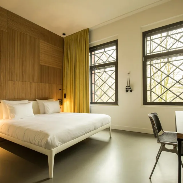 Big, Double Bed، Conscious Hotel Westerpark 1/10