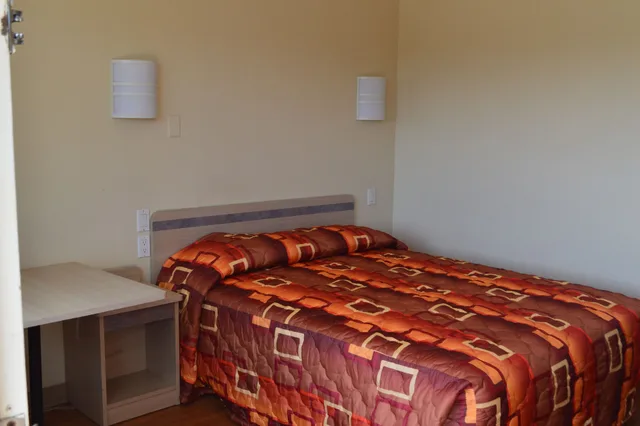 غرفة أساسية بسرير كينج، Super 7 Inn Bossier City 1/1