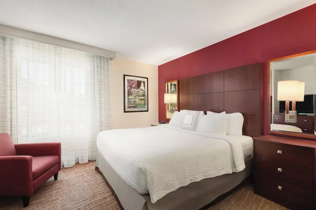 جناح بسرير كينج بغرفة نوم واحدة مع أريكة، Residence Inn by Marriott Newport/Middletown 1/3
