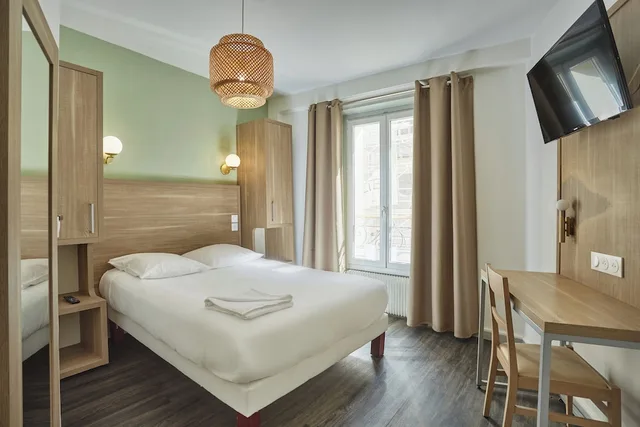 غرفة بأربعة أسرّة، Merryl Hotel 1/9