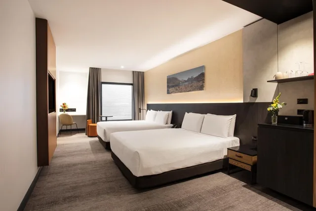 Interior, Classic, King Bed, 2 Queen Beds, Movenpick Hotel Hobart 4/8