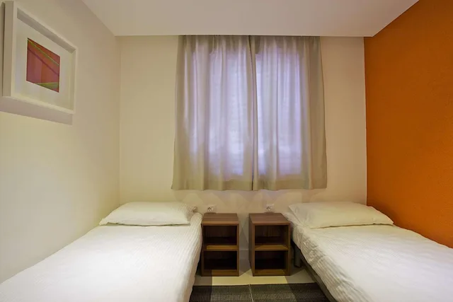 شقة بسريرين منفصلين وسرير كوين بغرفتي نوم مع أريكة، Park Plaza Verudela Pula 1/3