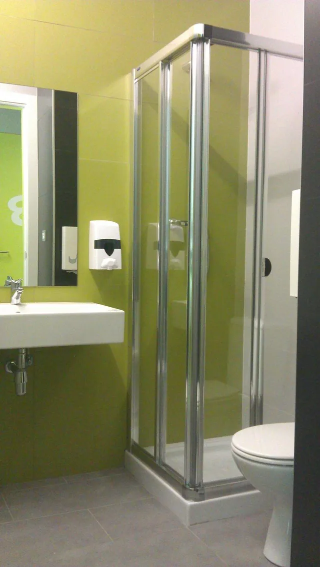سكن مشترك مختلط بأربعة أسرّة، Green Nest Hostel Uba Aterpetxea 1/1