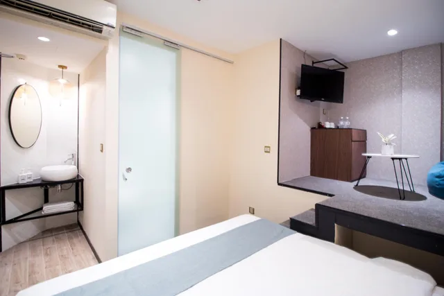 Micro Room, Studio, Harbour Ville Hotel Hamilton - Lavender 1/3