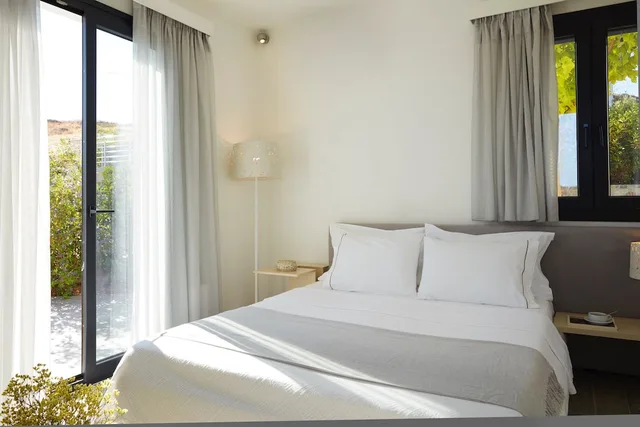 فيلا سوبيريور بسريرين كوين بإطلالة على البحر بغرفتي نوم بمسبح خاص، Eleia Seafront Villas 1/6
