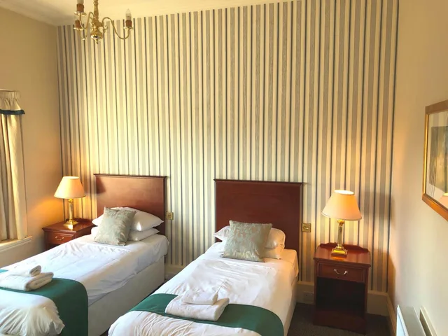 جناح عائلي، Cumbria Grand Hotel 4/10