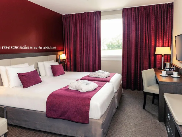 غرفة سوبيريور بسريرين منفصلين، Hotel Mercure Omaha Beach 1/5