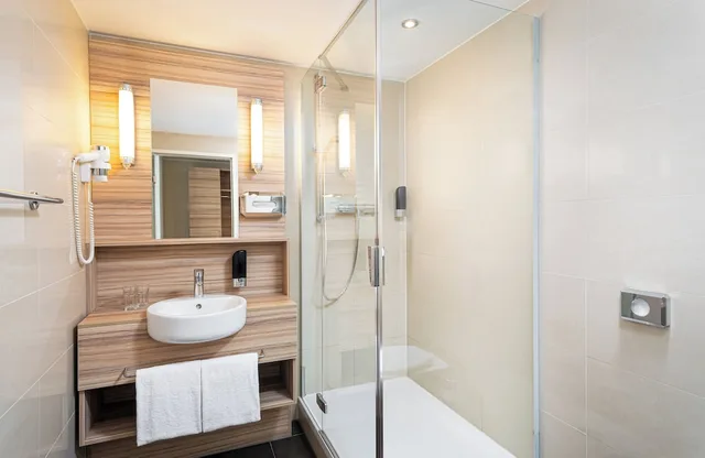 غرفة كومفورت بسريرين منفصلين، Leonardo Boutique Hotel Linz City Center 5/5