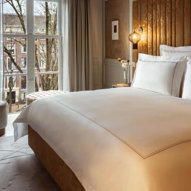 جناح سيغنتشر بإطلالة على القناة، Rosewood Amsterdam 3/4