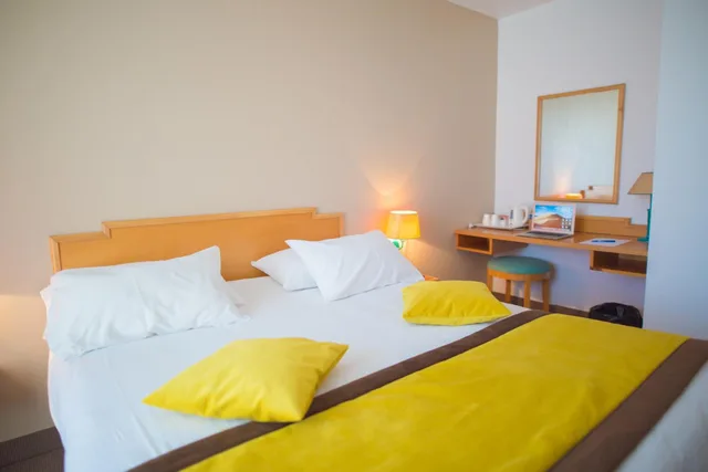Room, Double Bed, Golf Hotel de Mont Griffon 3/4